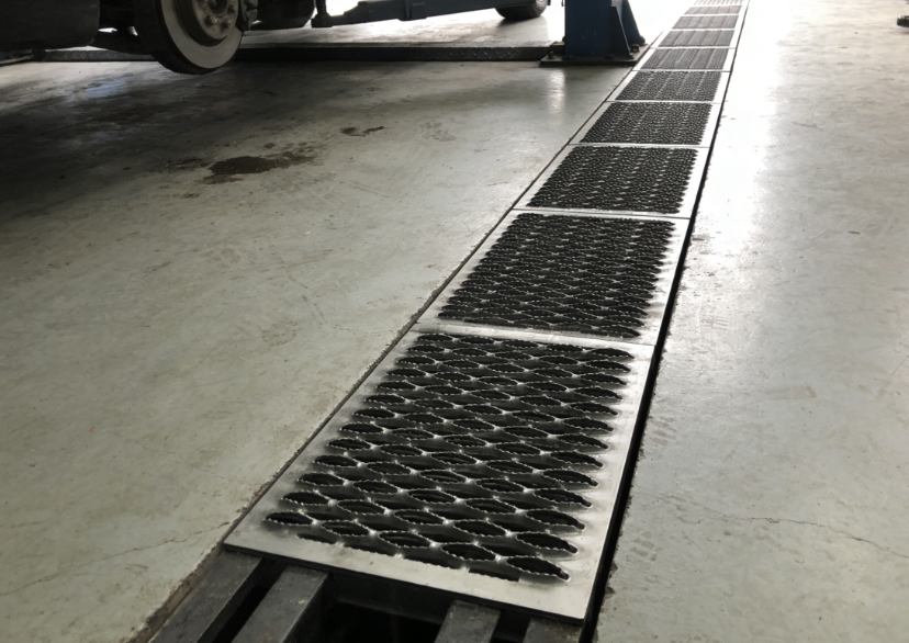 Custom Crocodile Mouth Grating for Mezzanine Flooring | Anti Slip Industrial Platform Panels