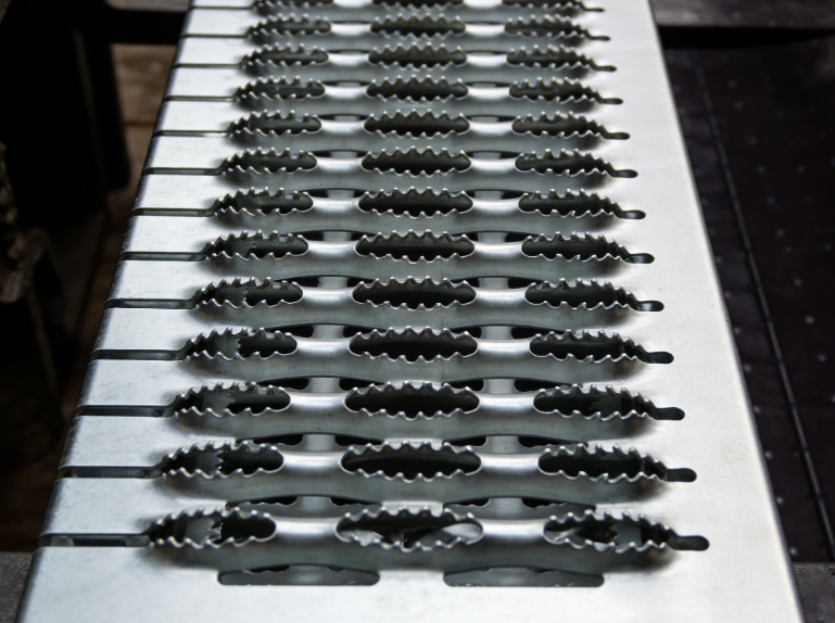 Perforated Serrated Grating for Industrial Chimney Access Platforms Heat Resistant Anti Slip Steel Walkway