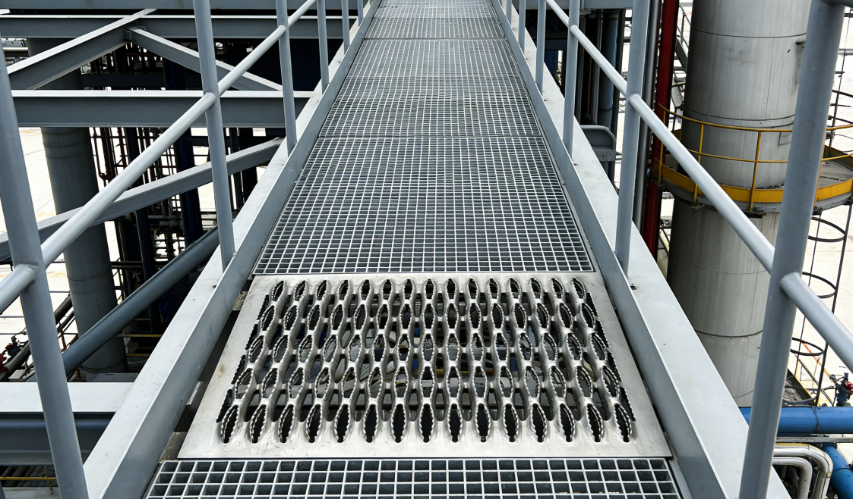 Serrated Crocodile Mouth Safety Grating for Industrial Stairs Anti Slip Perforated Metal Panel