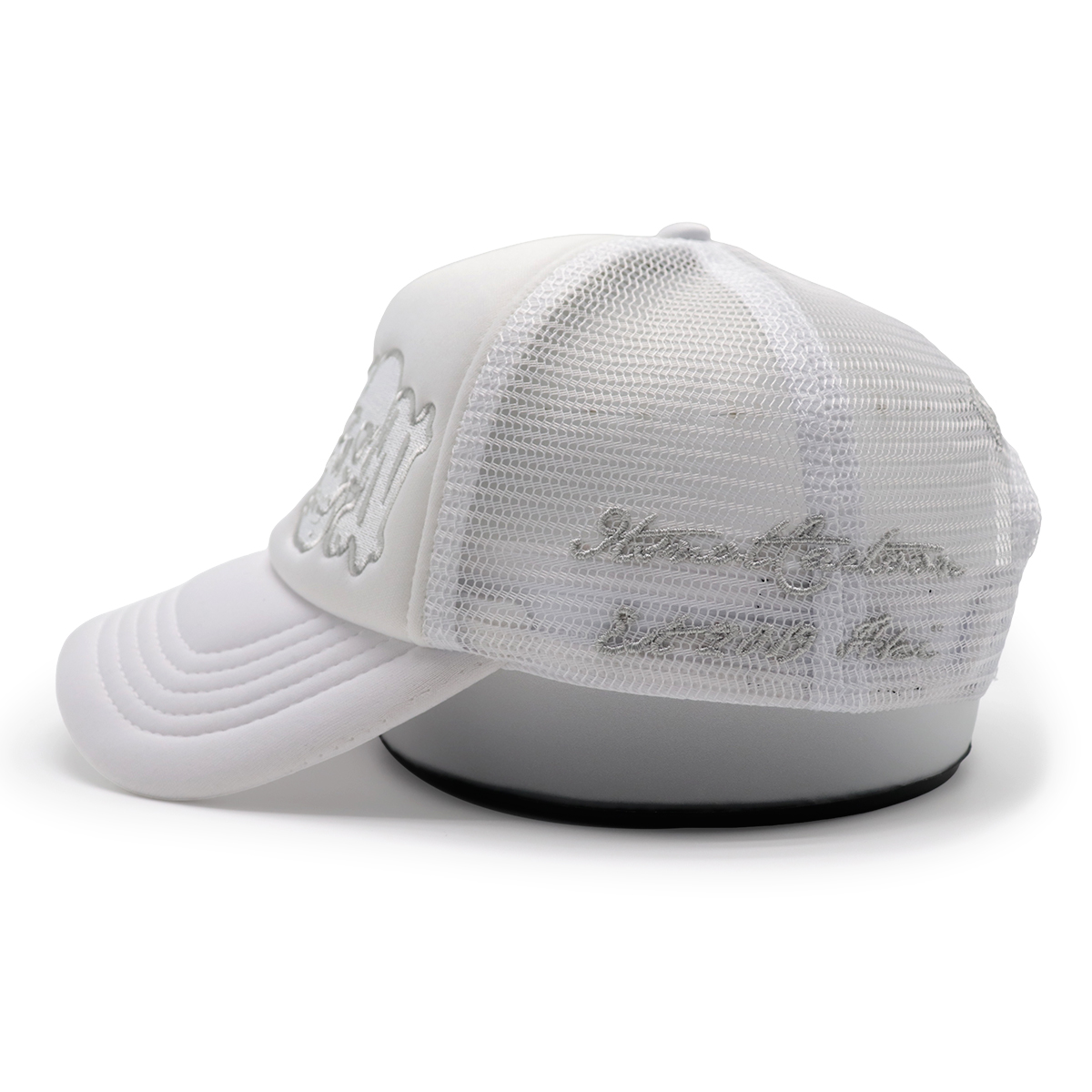 White Skull Embroidered Gothic Mesh Baseball Cap – Unisex Streetwear Trucker Hat