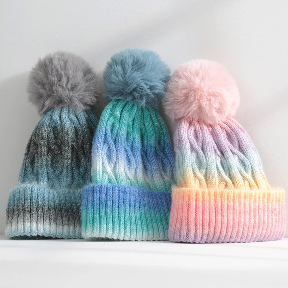Gradient Cable Knit Beanie Hat with Faux Fur Pom Pom Winter Cap