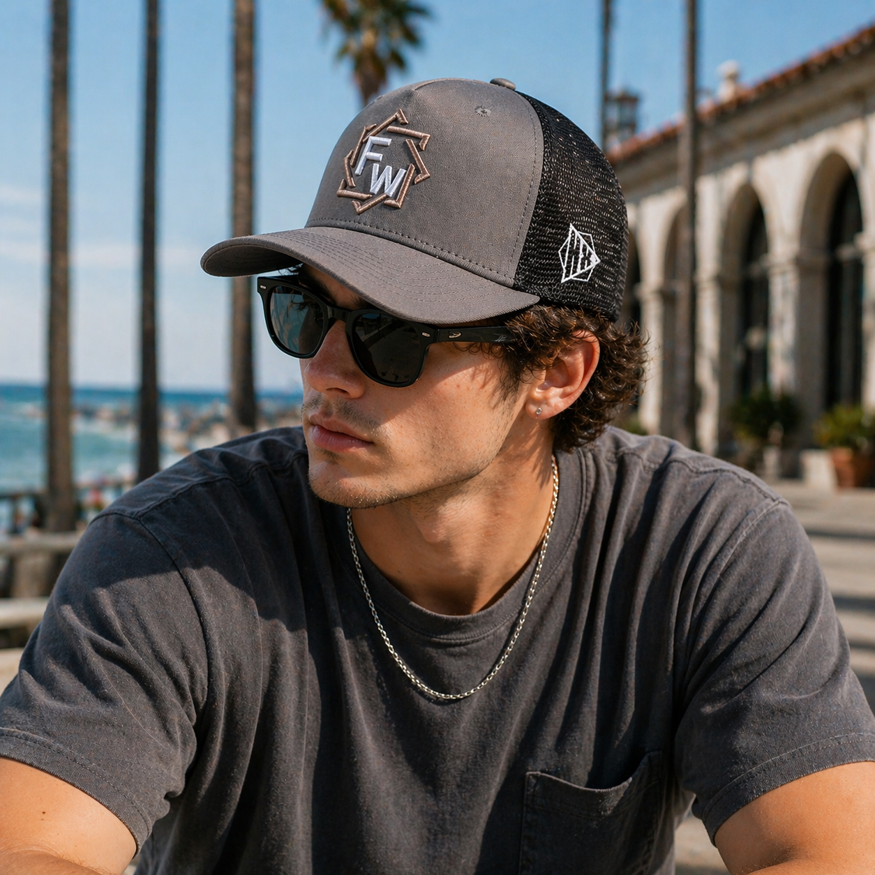 Minimal Logo Mesh Trucker Cap Two Tone Curved Brim Baseball Hat