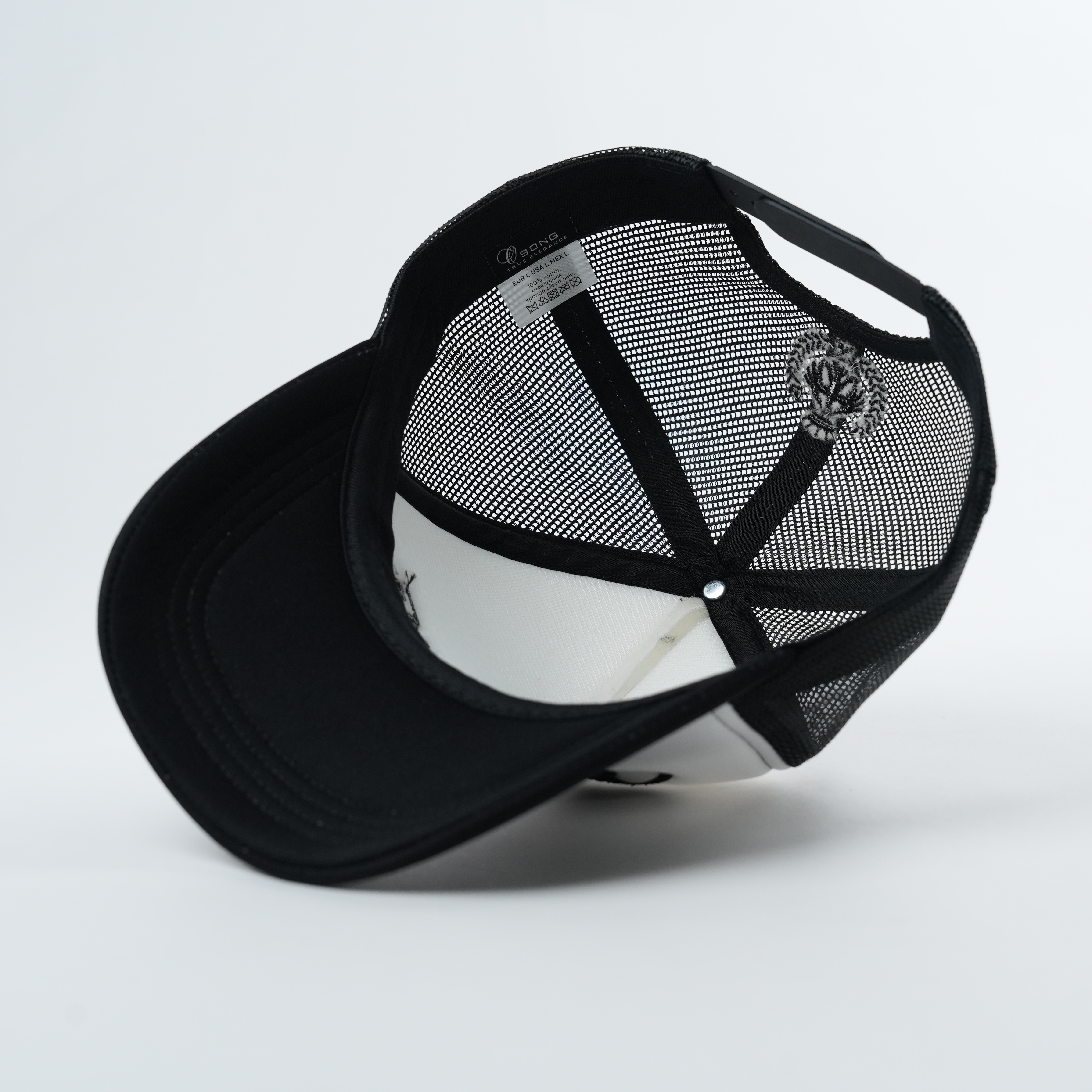 Black White Mesh Trucker Cap with Raised Embroidered Logo Snapback Hat