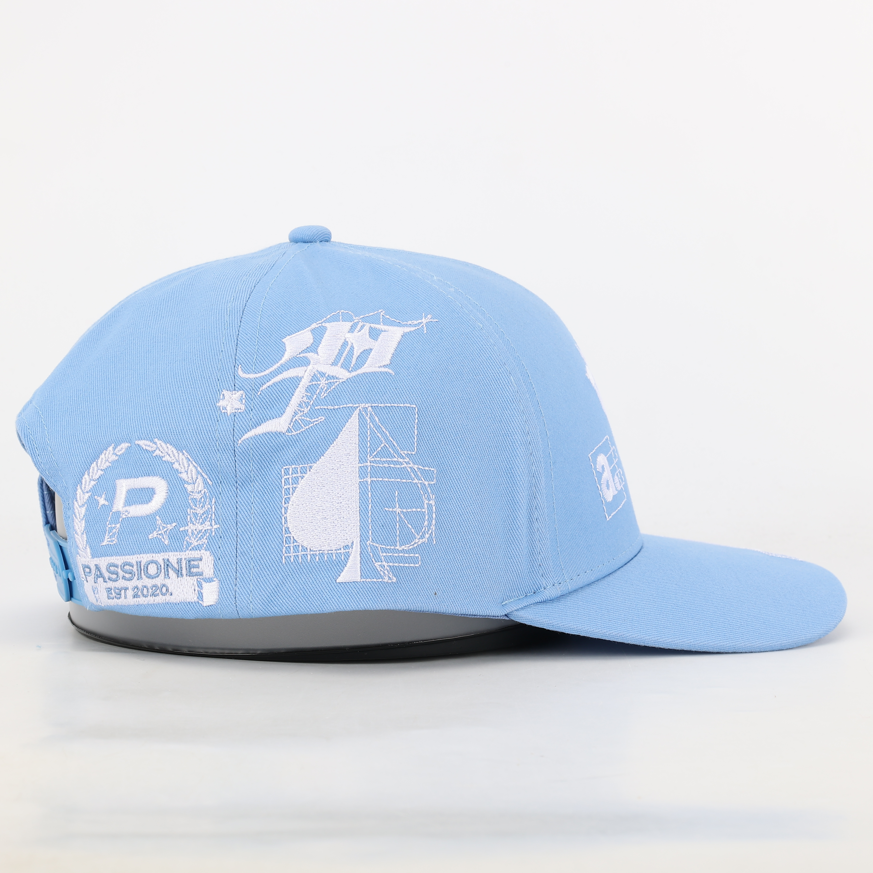 Light Blue Structured 6-Panel Baseball Cap with White Multi-Position Embroidery – Curved Brim Streetwear Hat
