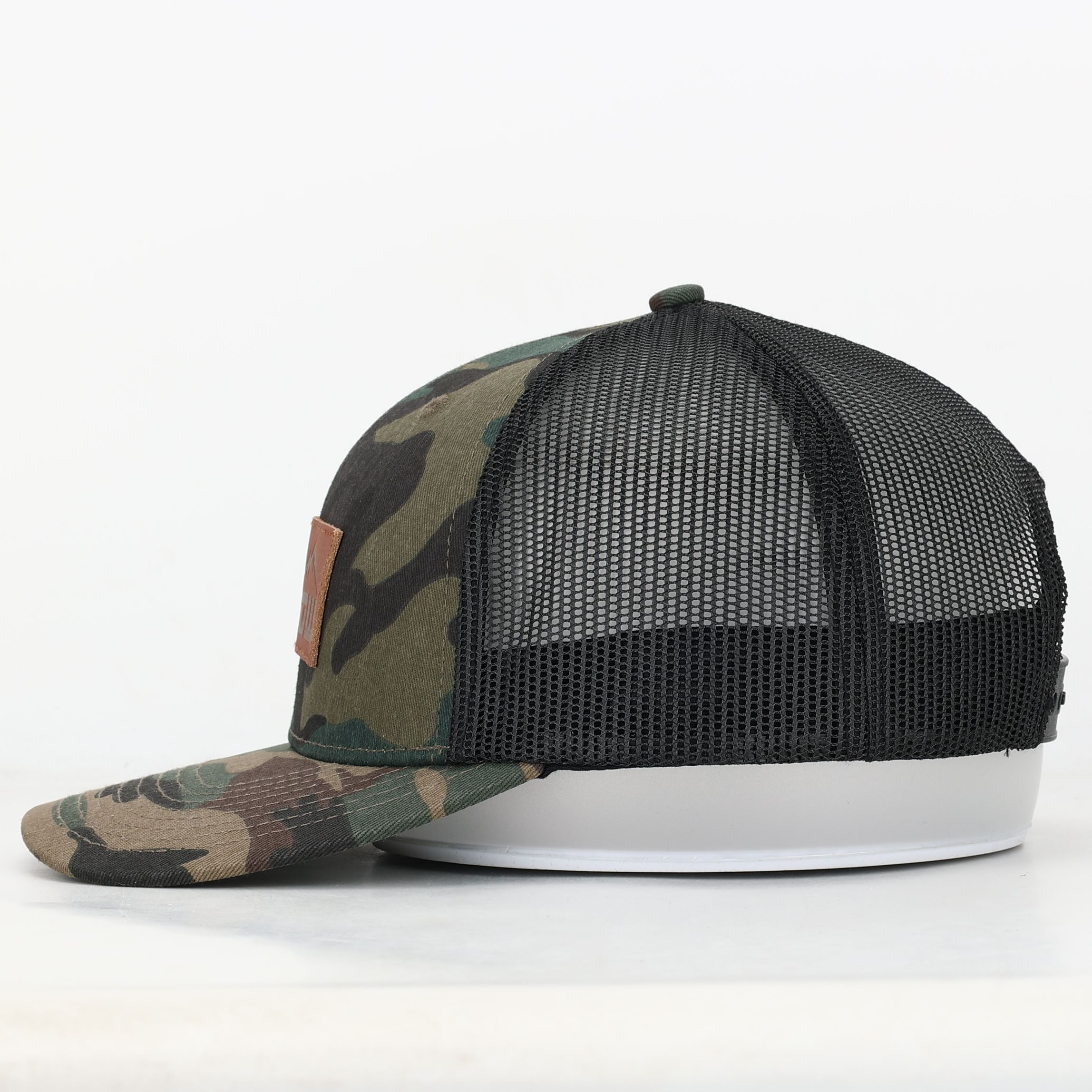 Camouflage Mesh Back Cap with Leather Patch - Stylish and Breathable Trucker Hat