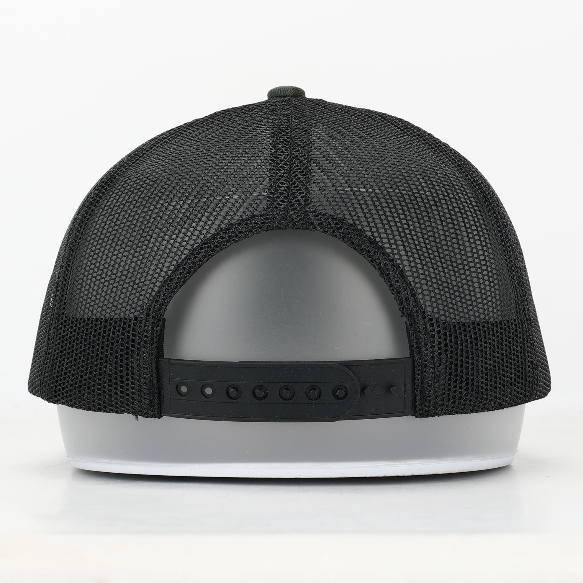Camouflage Mesh Back Cap with Leather Patch - Stylish and Breathable Trucker Hat