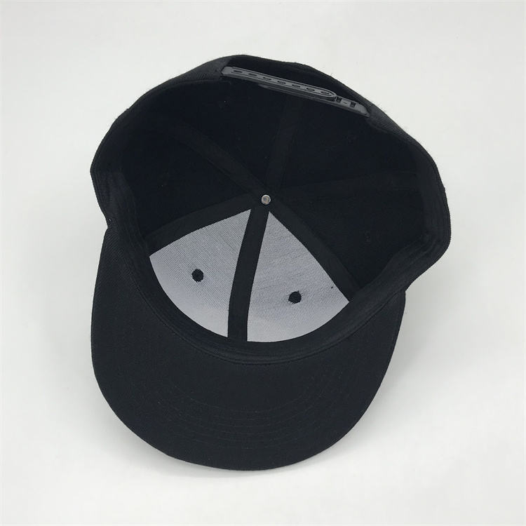 Black 6 Panel Gold Embroidered Logo Flat Brim Snapback Cap