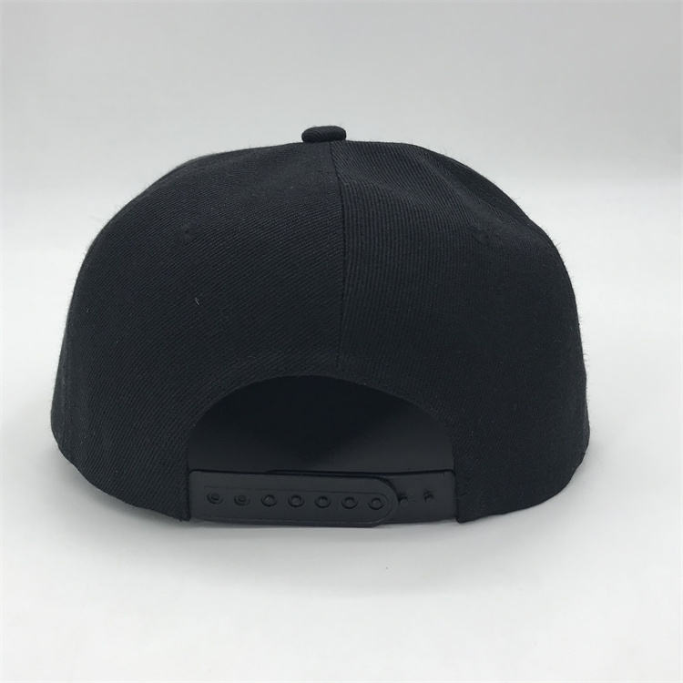 Black 6 Panel Gold Embroidered Logo Flat Brim Snapback Cap