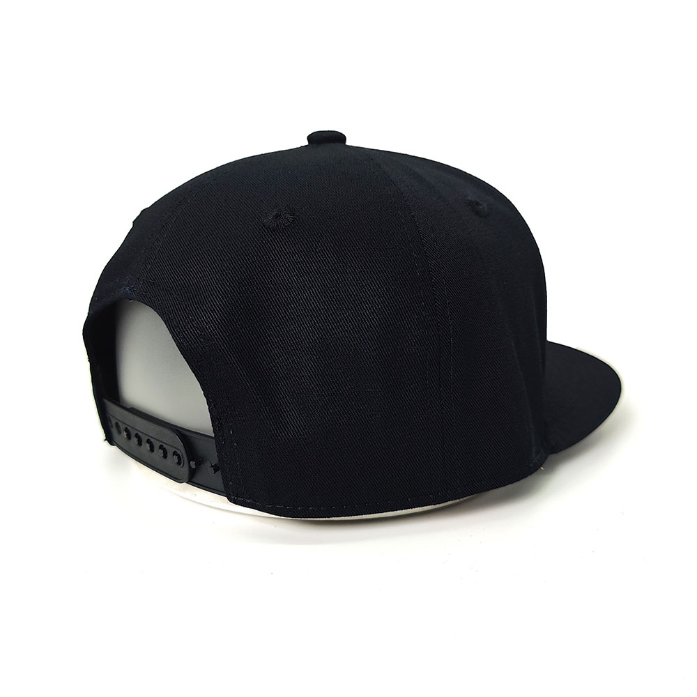 FITWELL Logo Black Flat Brim Snapback – Minimalist 3D Embroidered Cap