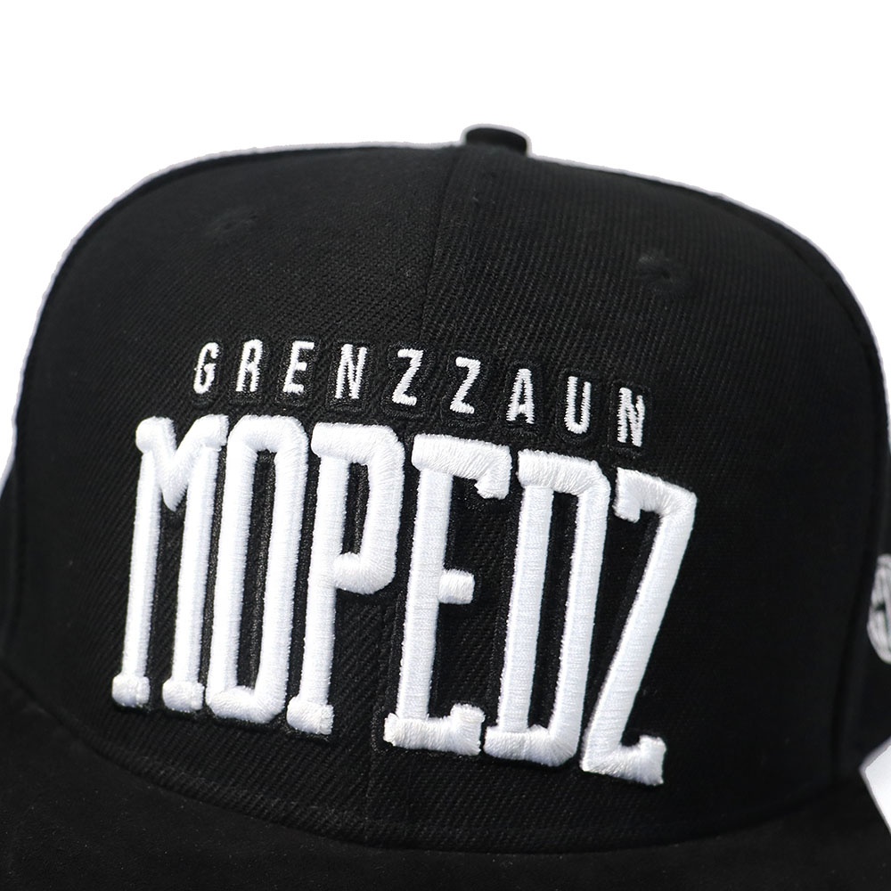 Black Flat Brim Snapback Cap with 3D Embroidered “MOPEDZ” Logo – Streetwear 6 Panel Hat