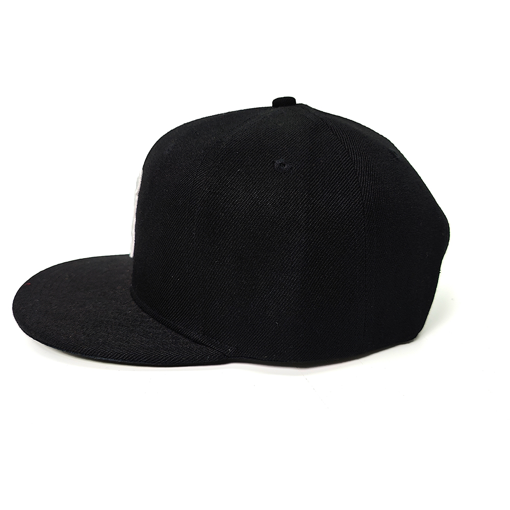 Clock Bear 3D Embroidered Snapback Cap – Minimal Street Style