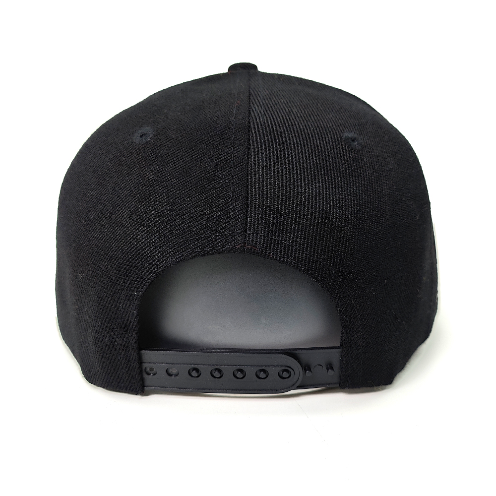 Clock Bear 3D Embroidered Snapback Cap – Minimal Street Style