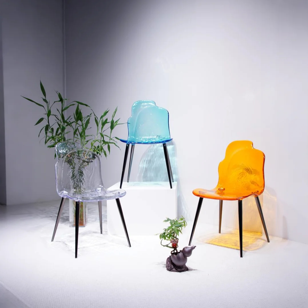 Liquid Mirage Acrylic Chair