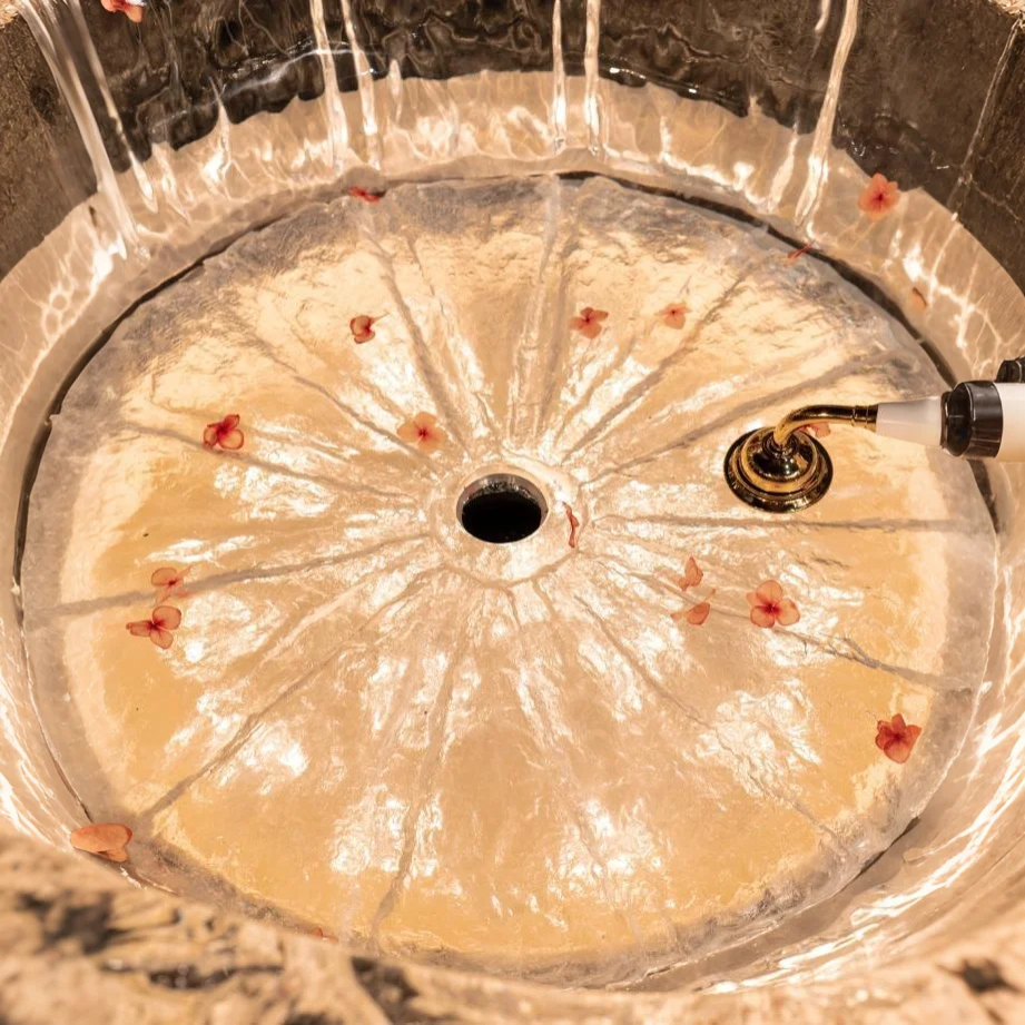 Eternal Bloom Acrylic Bathtub