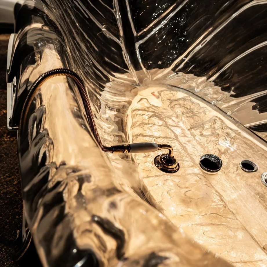 Falling Leaves Acrylic Bathtub