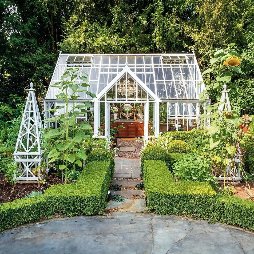 Panoramic Minimalist Acrylic Sunroom
