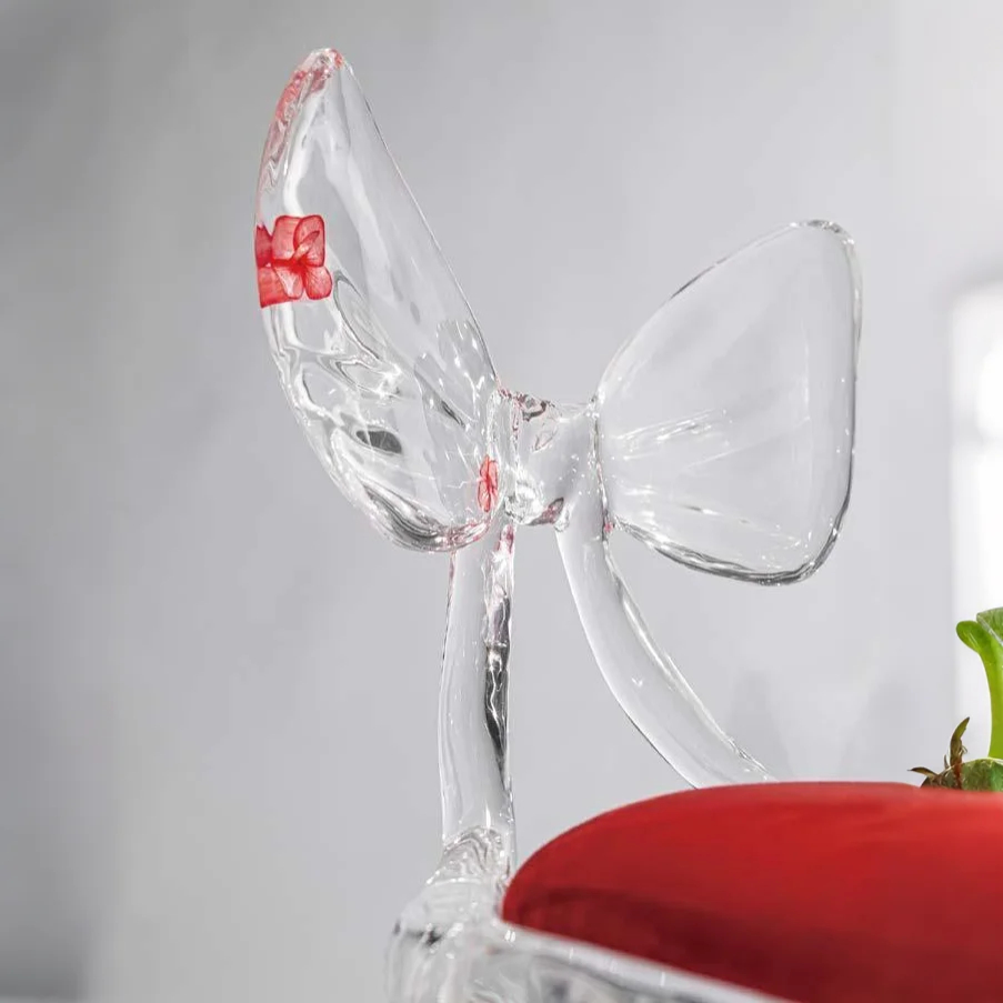 Berry Kiss · Artistic Transparent Vanity Chair