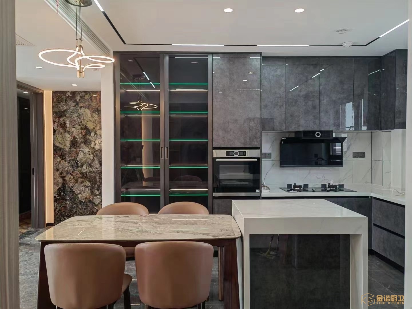 Space Saving Kitchen Cabinets