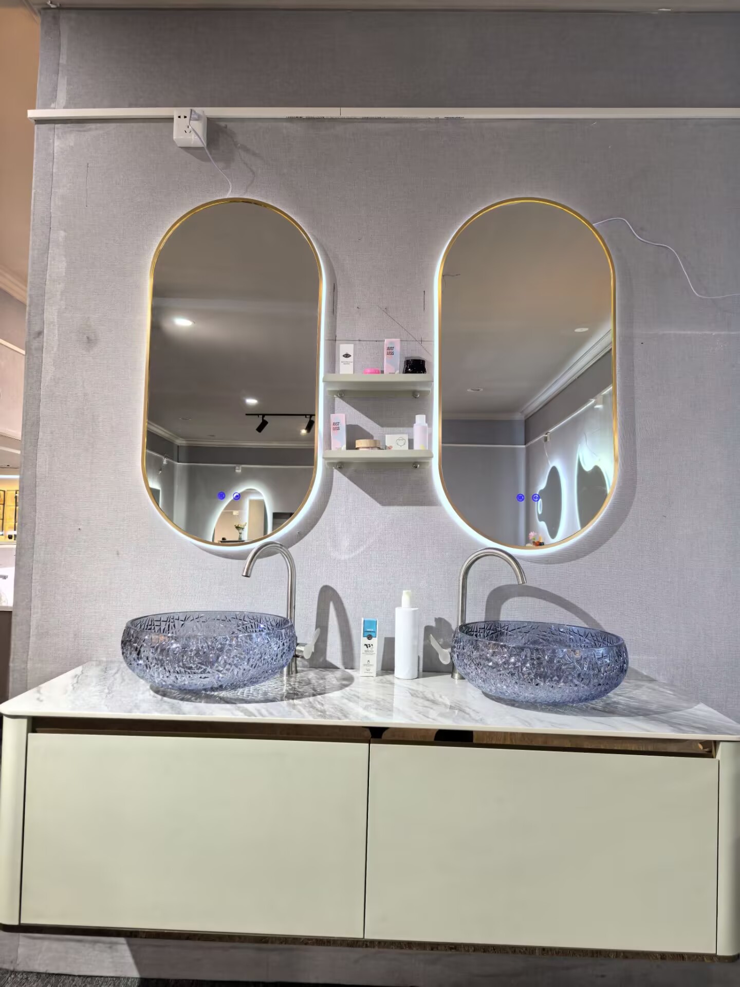 Modern Waterproof Bathroom Vanity Stainless Steel Sink Bathroom Cabinets with Mirror
