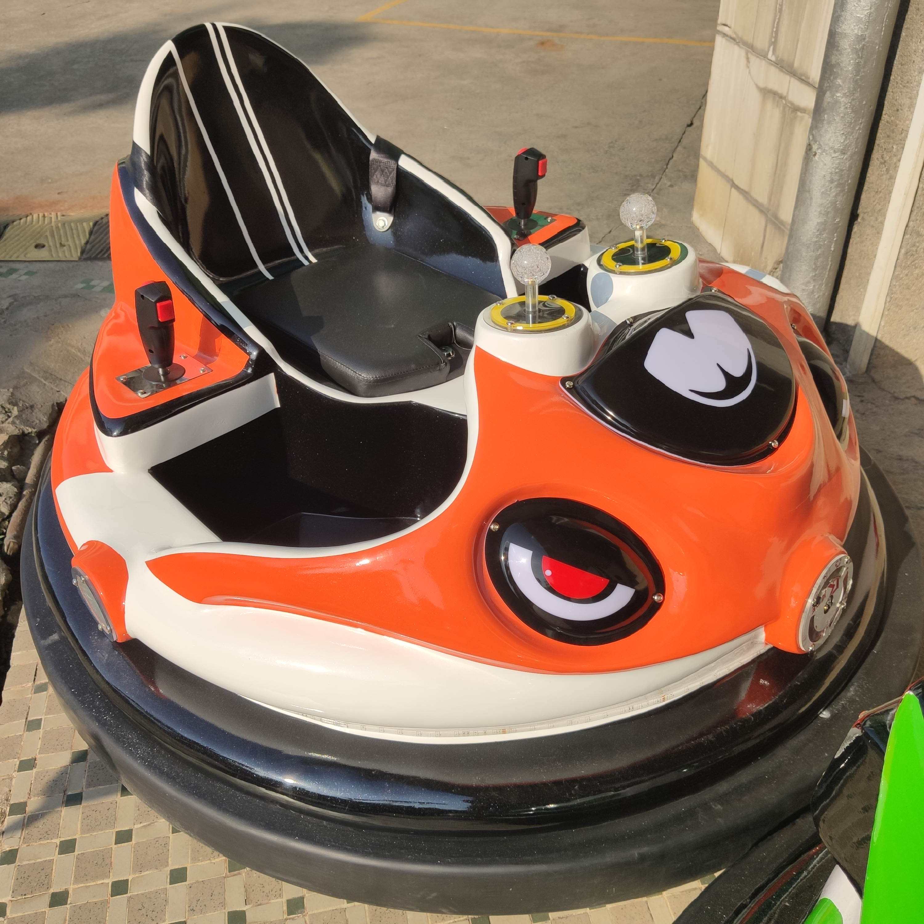Children's Amusement Park Equipment Battery Powered square Car Children's UFO Bumper Car Children Riding on the Car