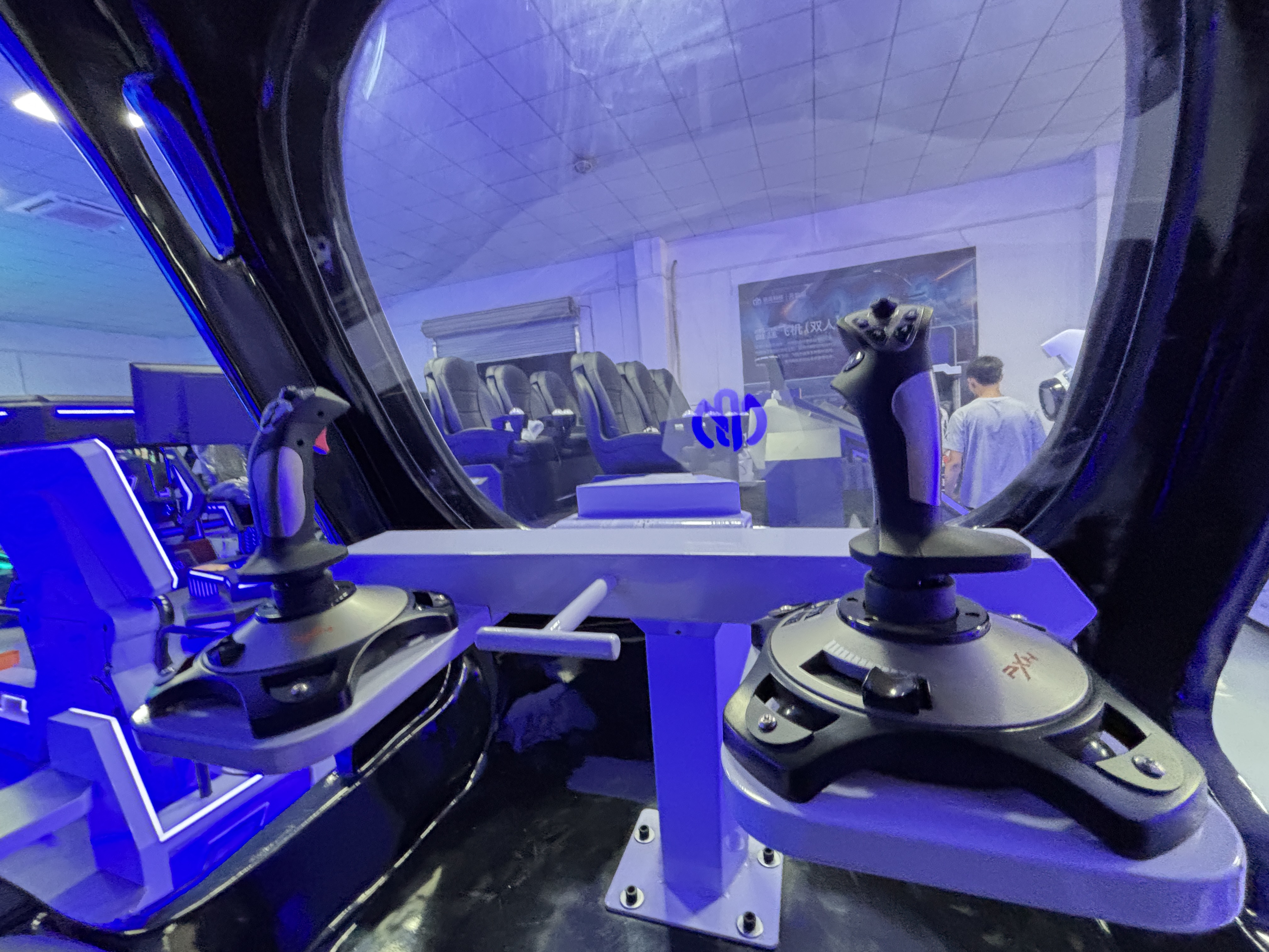 Virtual Reality Egg Chair VR Simulator Machine Motion Seat 9D Cinema Game Equipment for Amusement Park Mall
