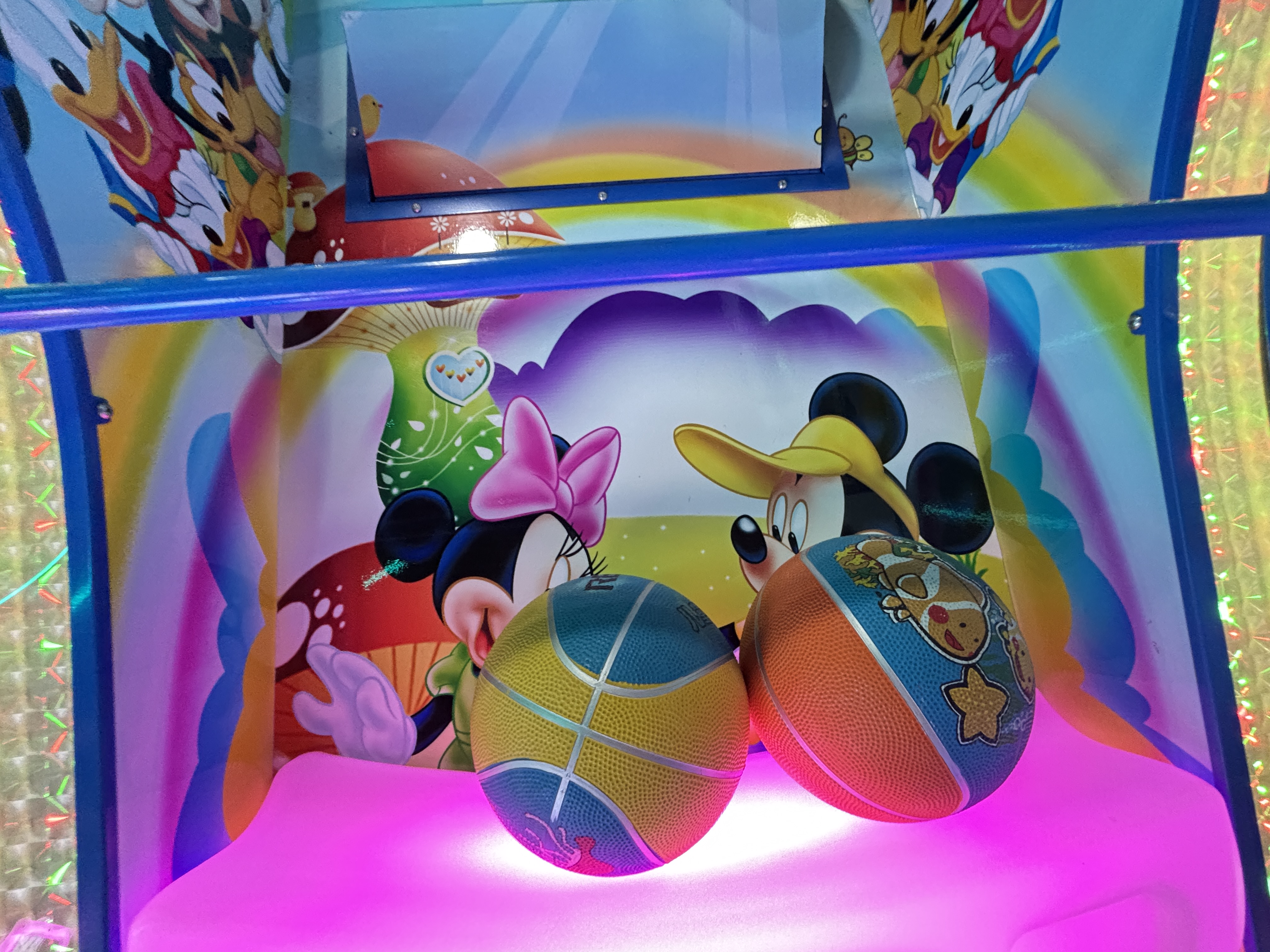 Factory-Made Mickey Mouse Themed Coin-Operated Basketball Arcade Game Machine for Kids Entertainment