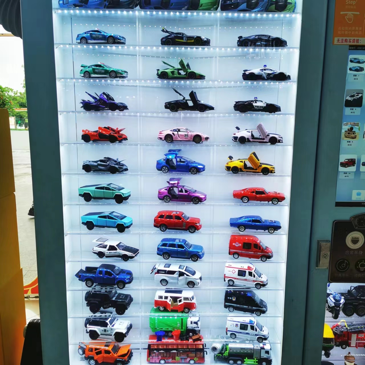 Small Model Car Handicrafts Vending Machine WithCan Add Paper Money Payment Credit Card Payment Vending Machines for Sale