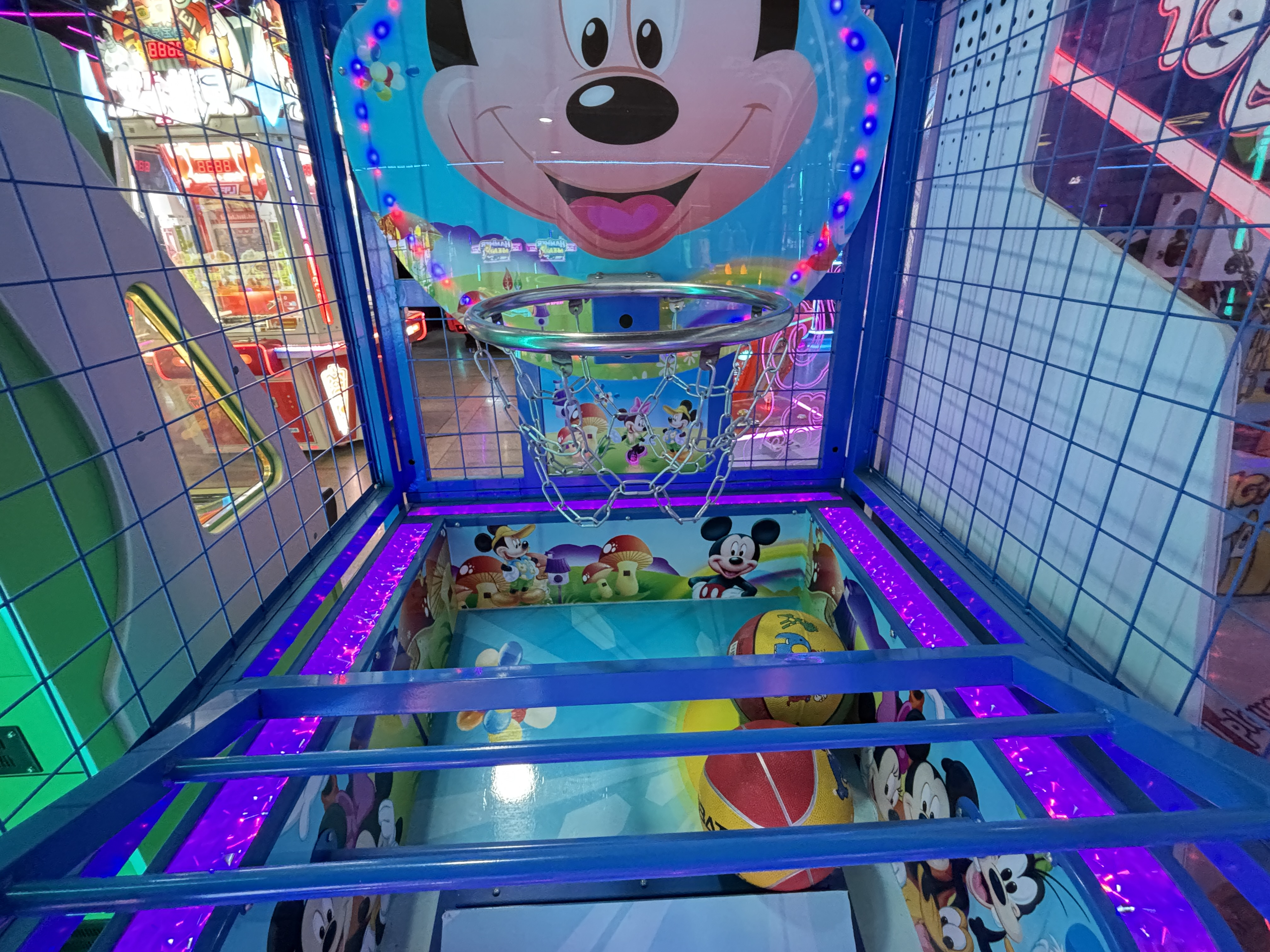 Factory-Made Mickey Mouse Themed Coin-Operated Basketball Arcade Game Machine for Kids Entertainment
