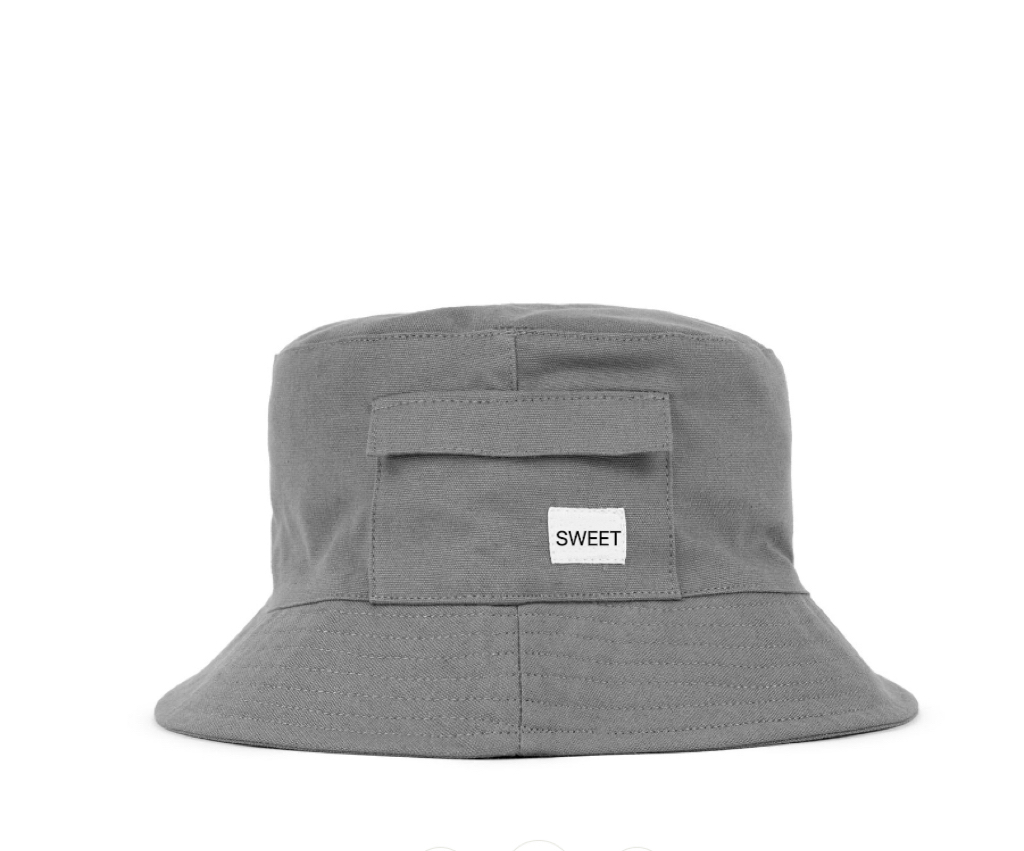 All-cotton Canvas Adjustable Bucket Hat with Cartoon Pattern Outdoor Use 3D Embroidery Logo and Pocket Detail