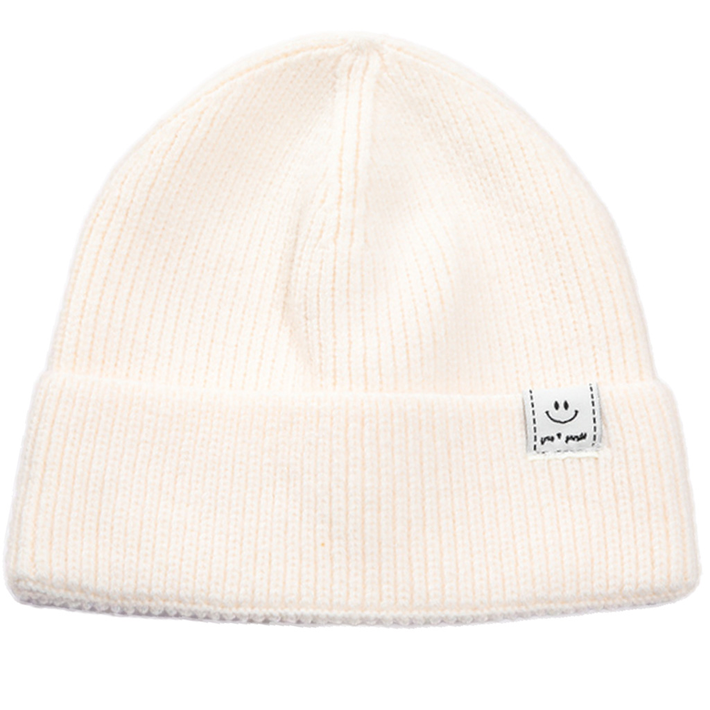 Fashionable Winter Warm Knitted Cap with Smiling Face Logo Patch  Custom Hat for Travel New