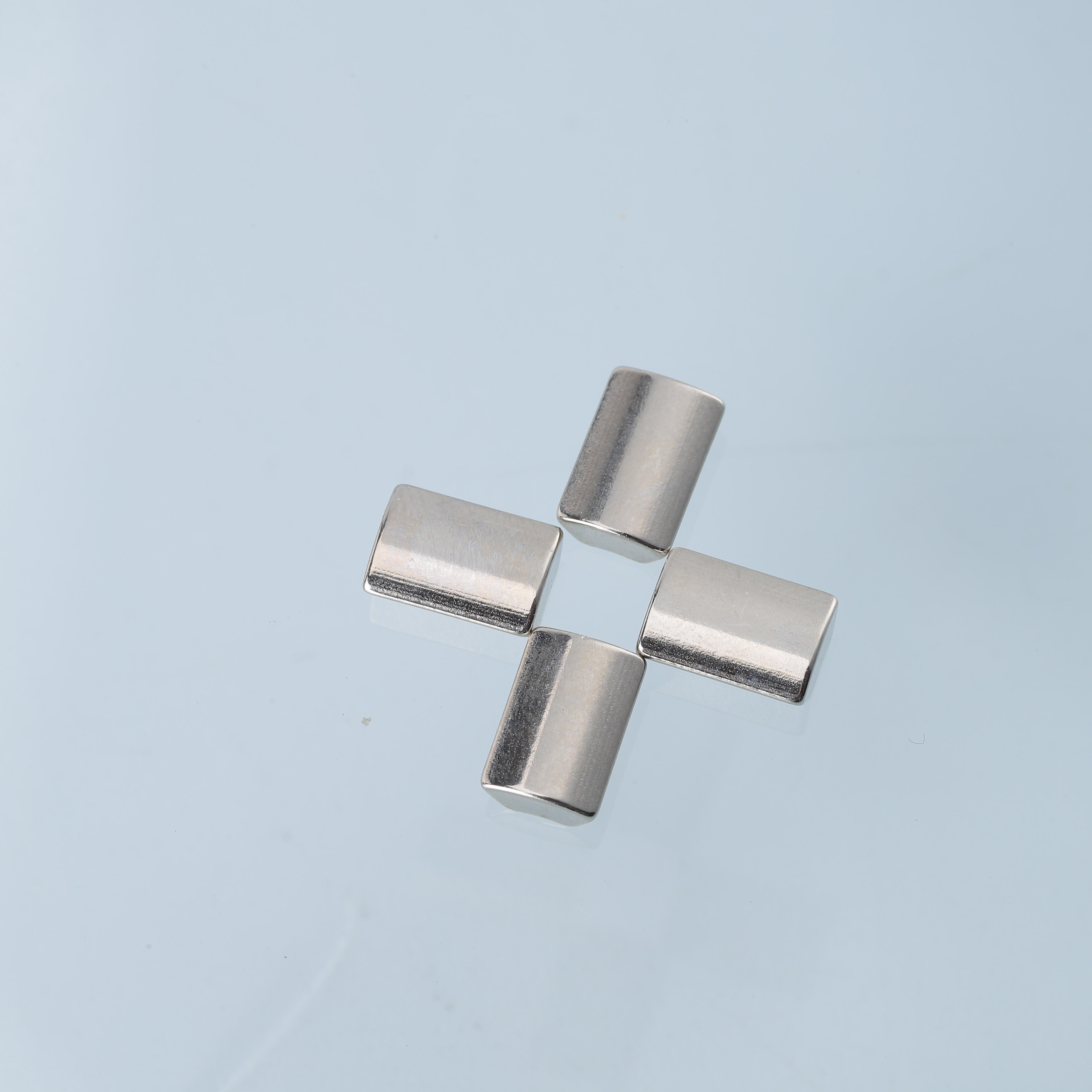 Tile magnet