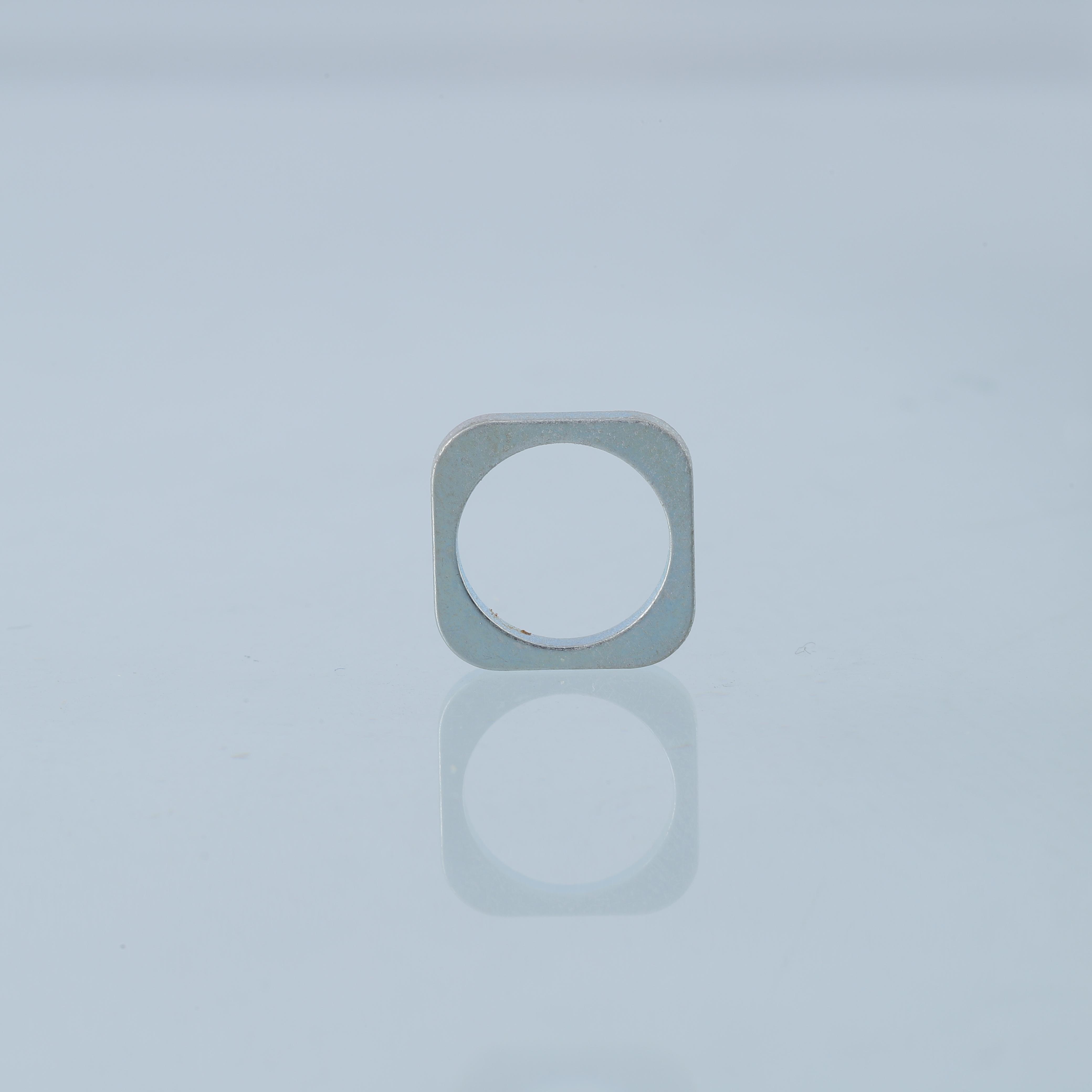 Square hole speaker magnet