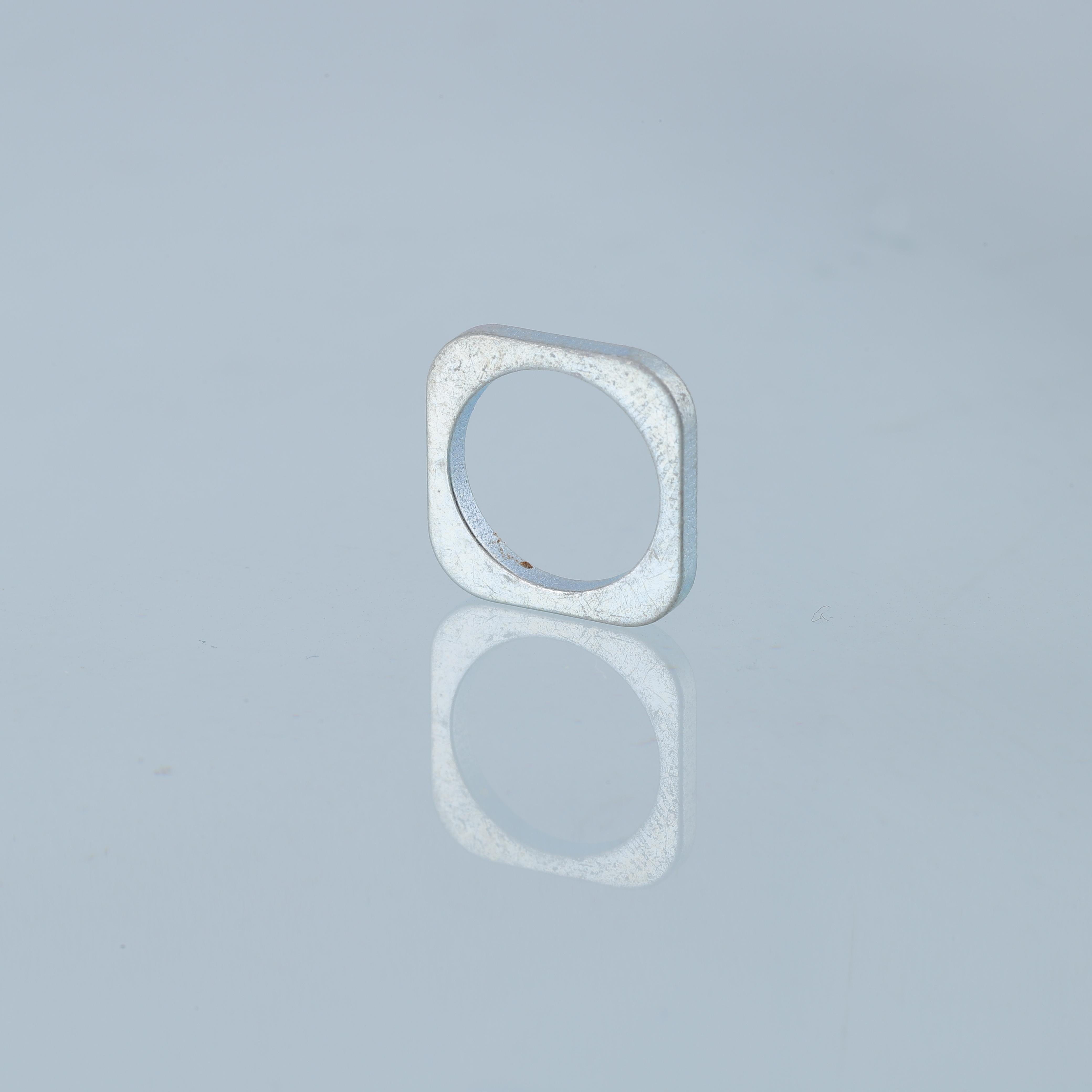 Square hole speaker magnet
