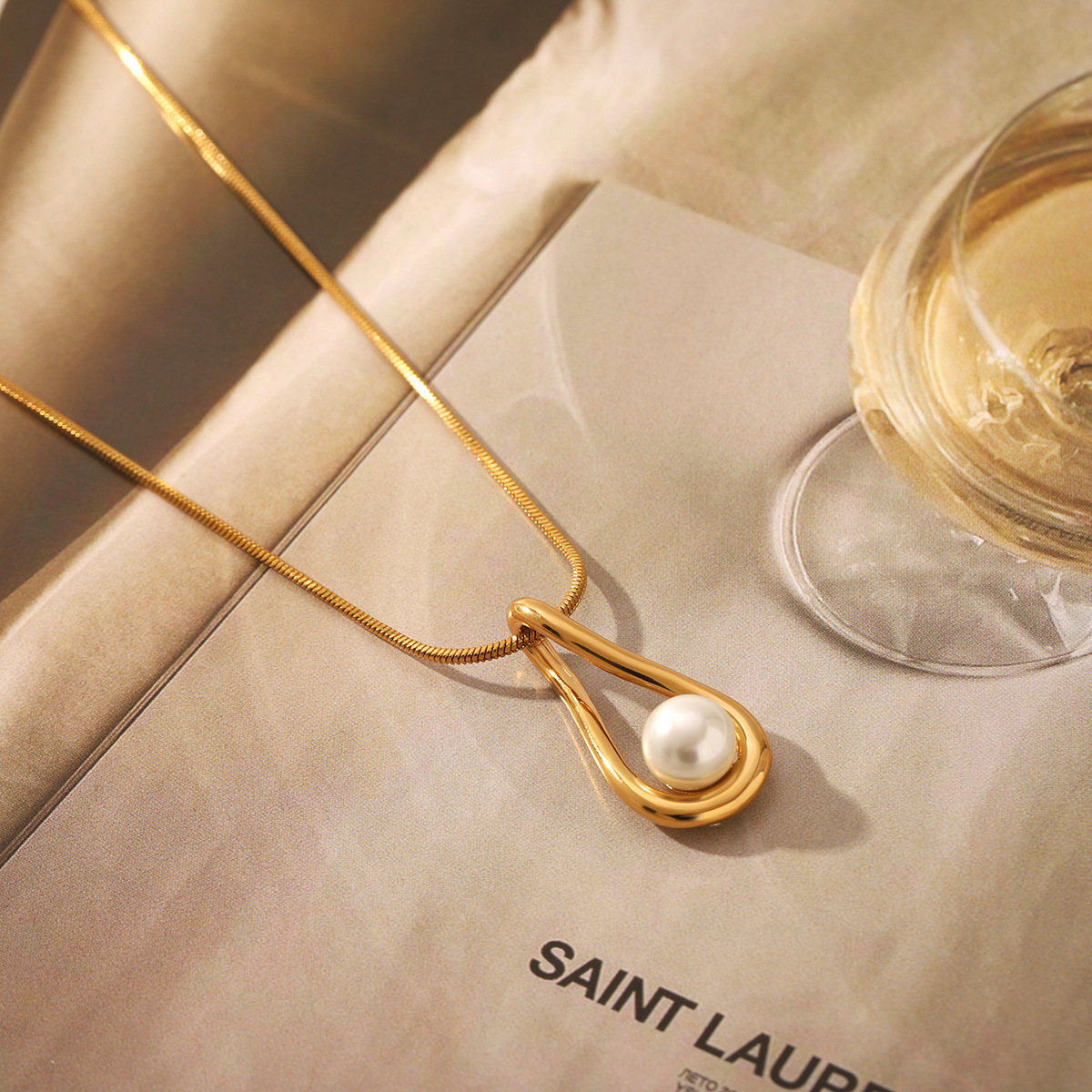 18K Gold Elegant Stainless Steel Jewelry Waterproof Hypoallergenic Pearl Teardrop-Shaped Pendant Necklaces Stainless Steel