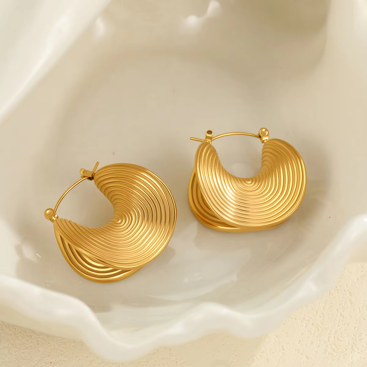 18K Stainless Steel Hoop Earrings Textured Gold Tone Oversized Fashion Earrings