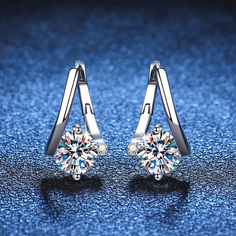 1 Carat D Color S925 Silver Moissanite Stud Earrings for Women – Exquisite Geometric Light Luxury Jewelry