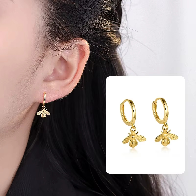 925 Sterling Silver Beautiful Insect Bee Hoop Earrings for Women Fashionable Drop Earrings for Wedding and Party Trendy Style