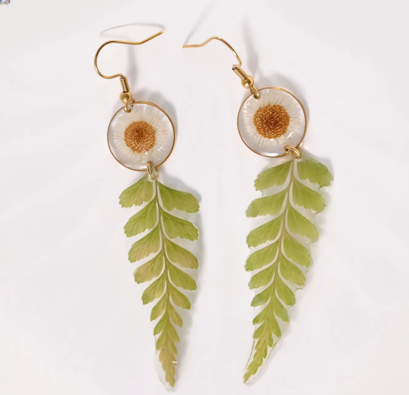 Bohomia Daily Party Jewelry Natural Pressed Flower & Fern Leaf Dangle Earrings Resin Preserved Plant Drop Earrings for Women