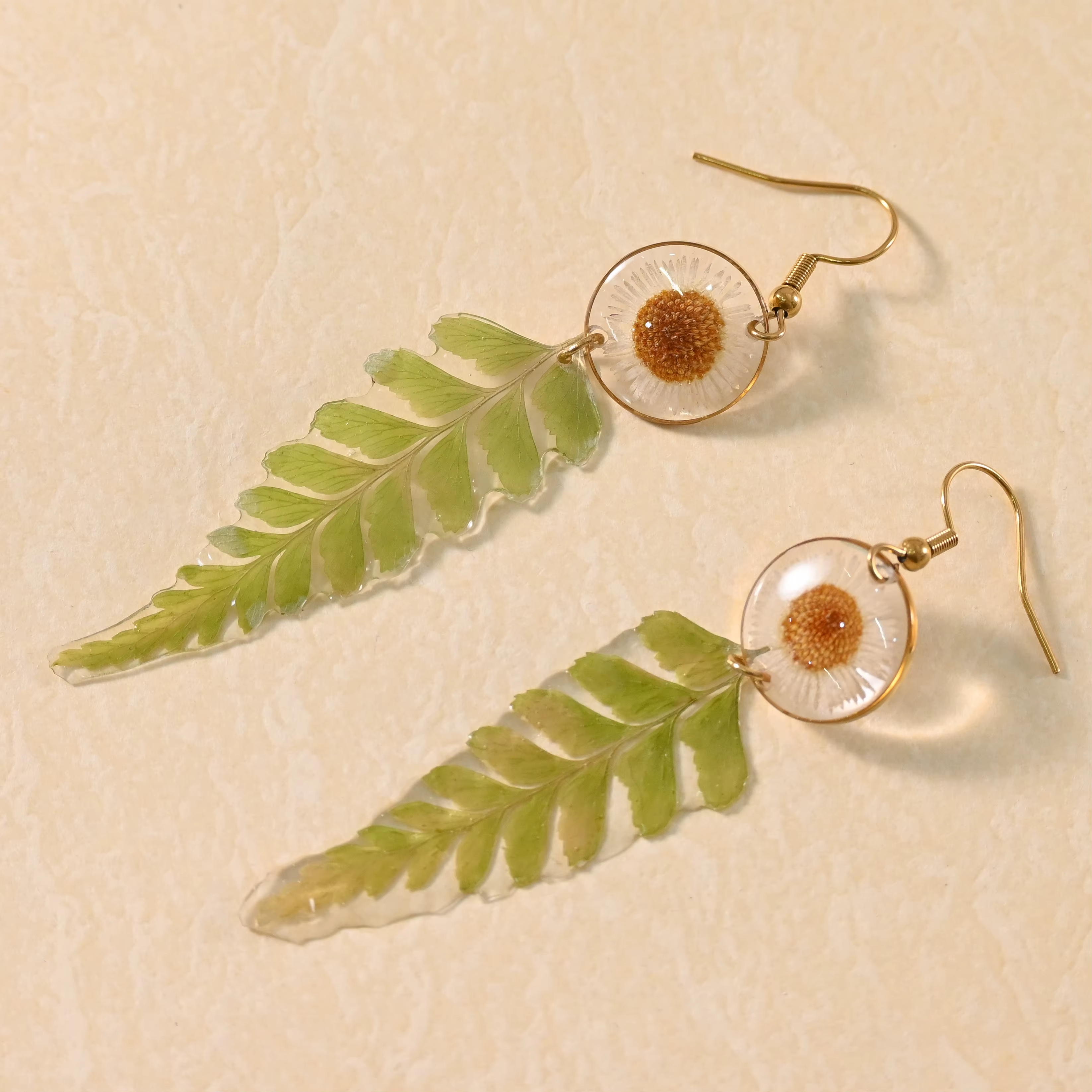 Bohomia Daily Party Jewelry Natural Pressed Flower & Fern Leaf Dangle Earrings Resin Preserved Plant Drop Earrings for Women