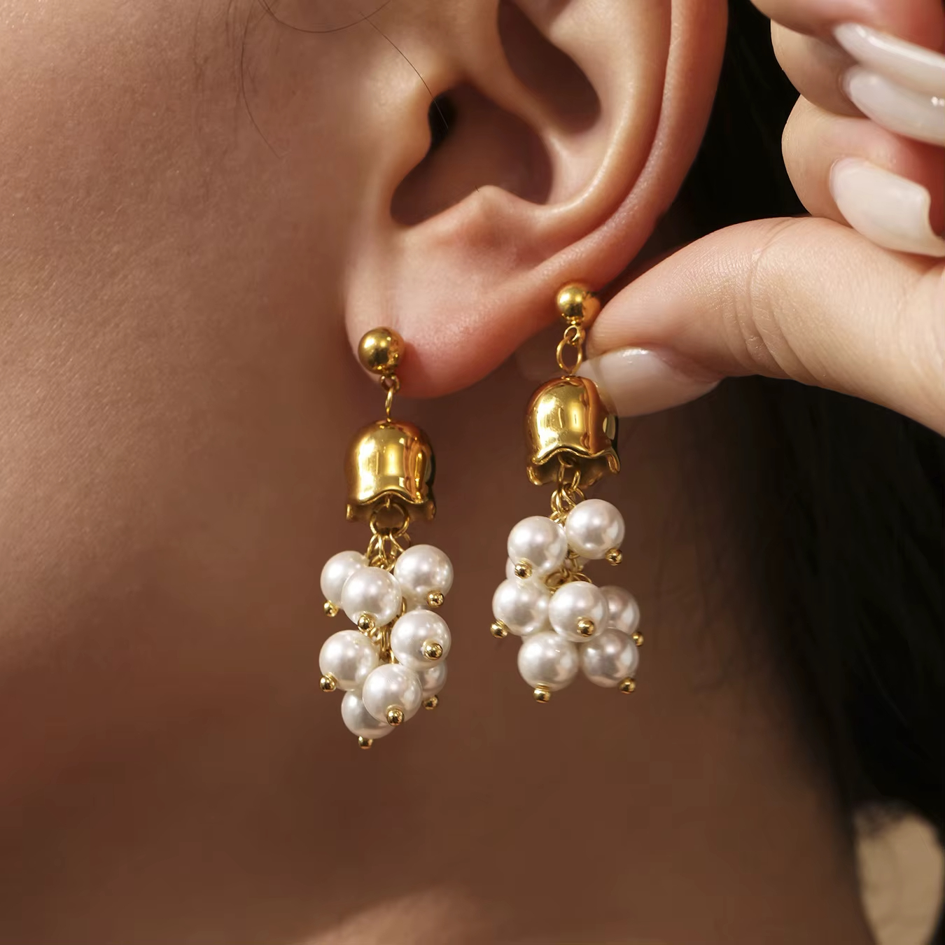 Classic Gold-Plated Drop Earrings Bezel Setting Bellflower Orchid Flower Elegant Fashion Accessory for Gift