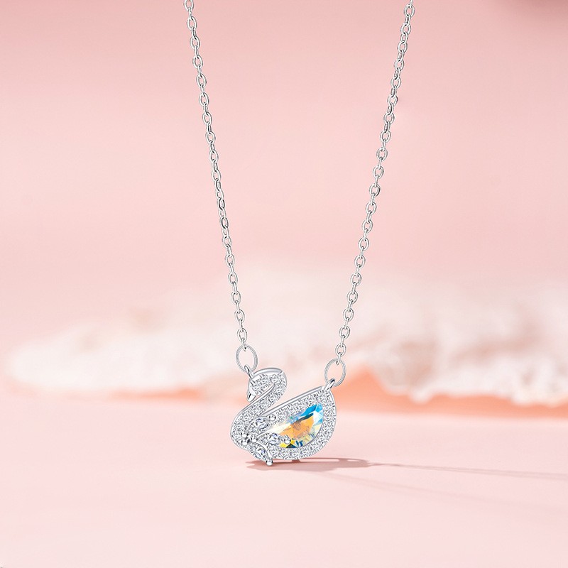 Crystal Swan Necklace for Women – Sparkling Zircon Swan Pendant Dainty Stainless Steel Clavicle Chain Elegant Swan Jewelry