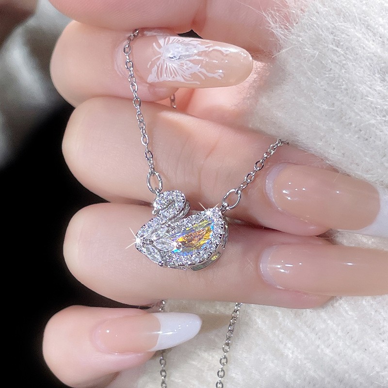 Crystal Swan Necklace for Women – Sparkling Zircon Swan Pendant Dainty Stainless Steel Clavicle Chain Elegant Swan Jewelry