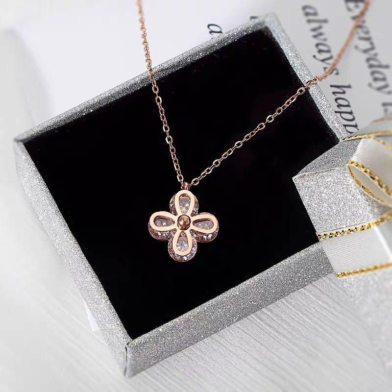 Elegant Four-Leaf Flower Titanium Steel Pendant Necklace