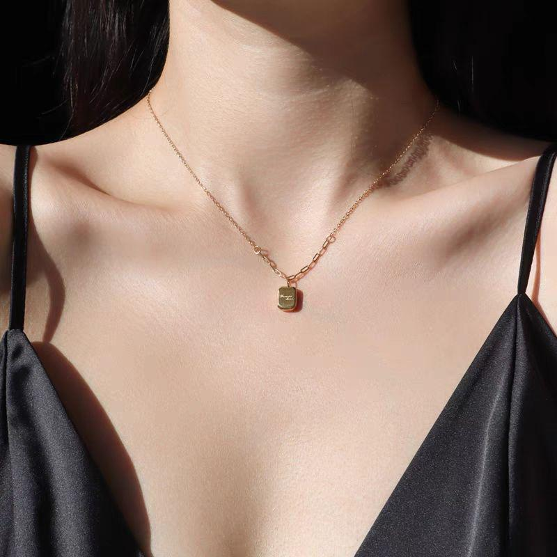 Custom Engraved Square Pendant Gold Necklace – Minimalist Link Chain Jewelry for Women with Personal Message Charm