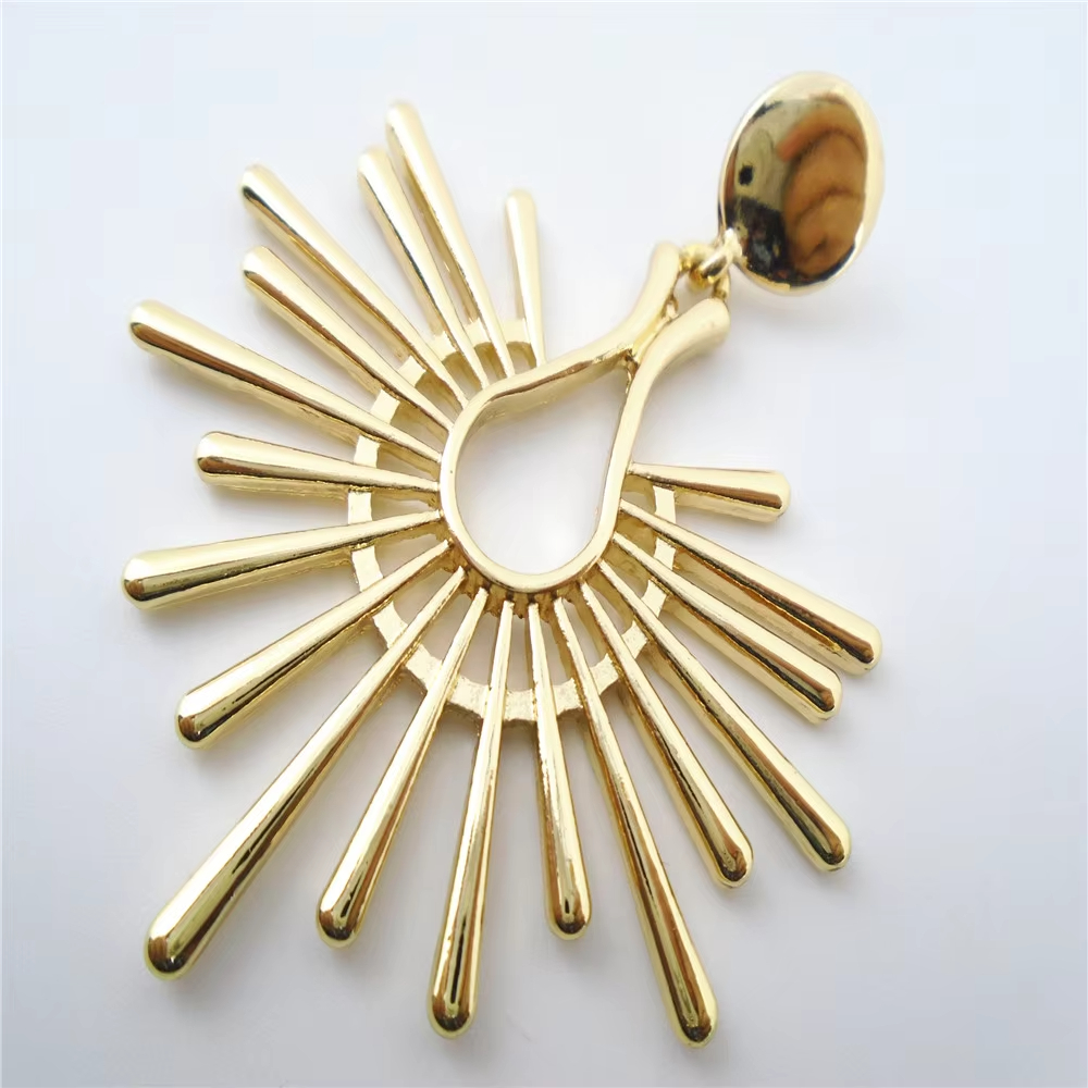 Customized Earring of Sun Dangle Earrings for Woman