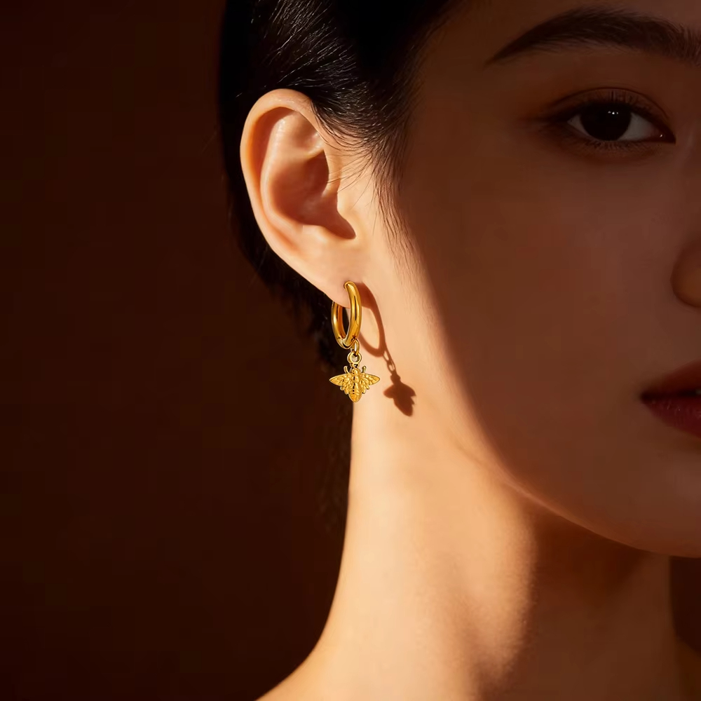 Cute Animal Series Jewelry Waterproof Bee for Gifts Custom Fashion Jewelry Bee Stainless Steel Hoop Shape Drop Earrings