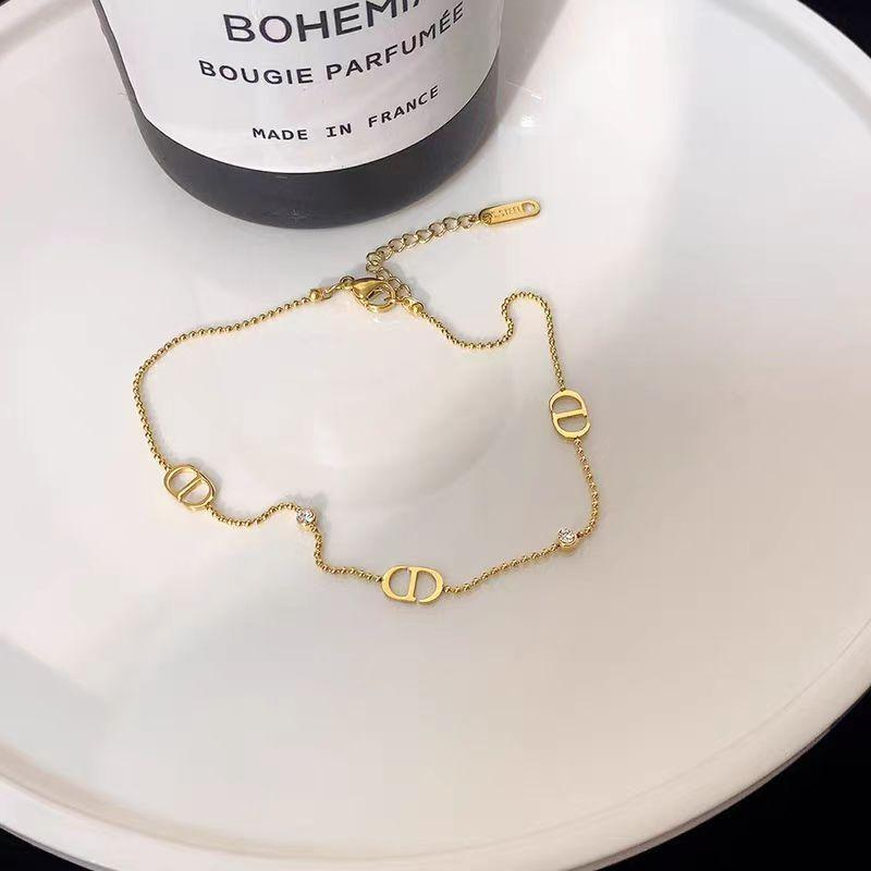 D Letter Chain Bracelet for Women – 18K Gold Plated Stainless Steel Minimalist Dainty Jewelry with Cubic Zirconia | OEM & Wholesale