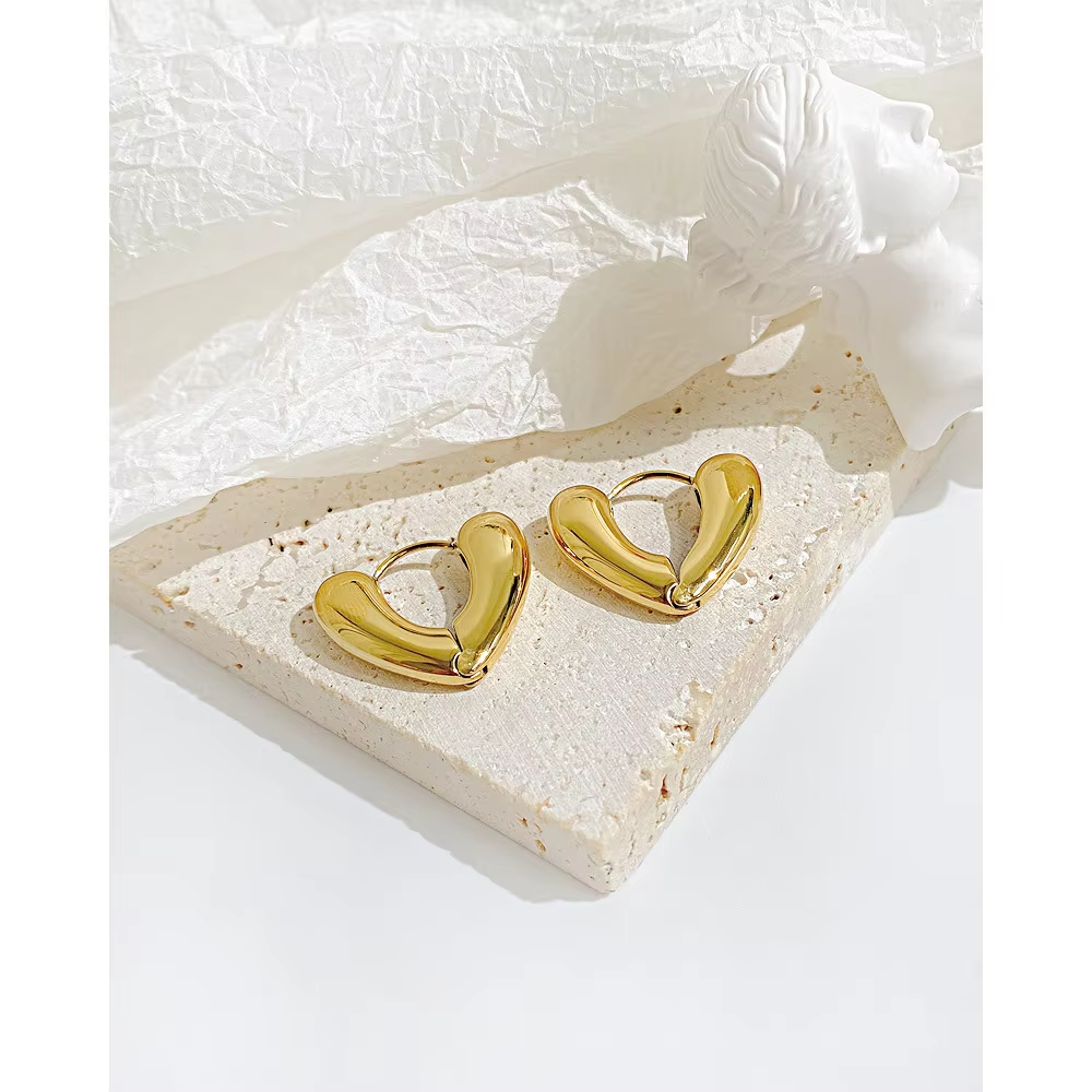 Dream Fashion Gold Plated Heart-Shaped Earrings New Design Hot Selling Fashionable Stainless Steel Jewelry for Gift