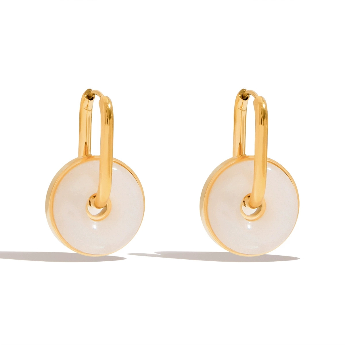 European and American stainless steel earrings with a luxurious and high-end feel