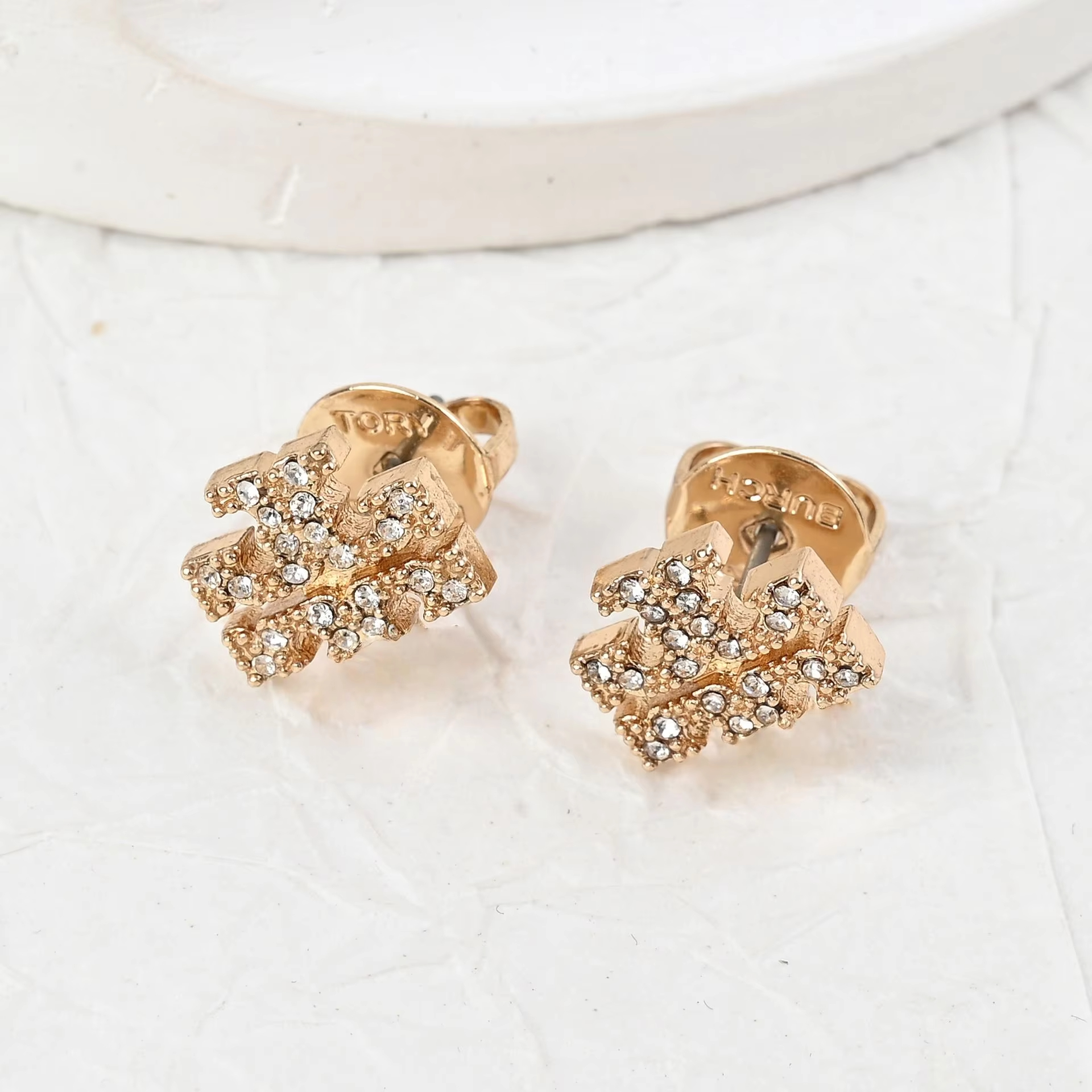 Elegant CZ Paved Cross Stud Earrings for Women Gold Tone Fashion Earrings for Daily Wear Wedding Party Jewelry Gift